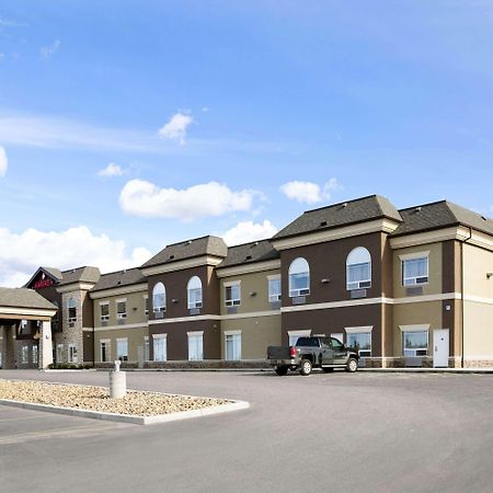 Ramada By Wyndham Conklin Hotel Екстериор снимка