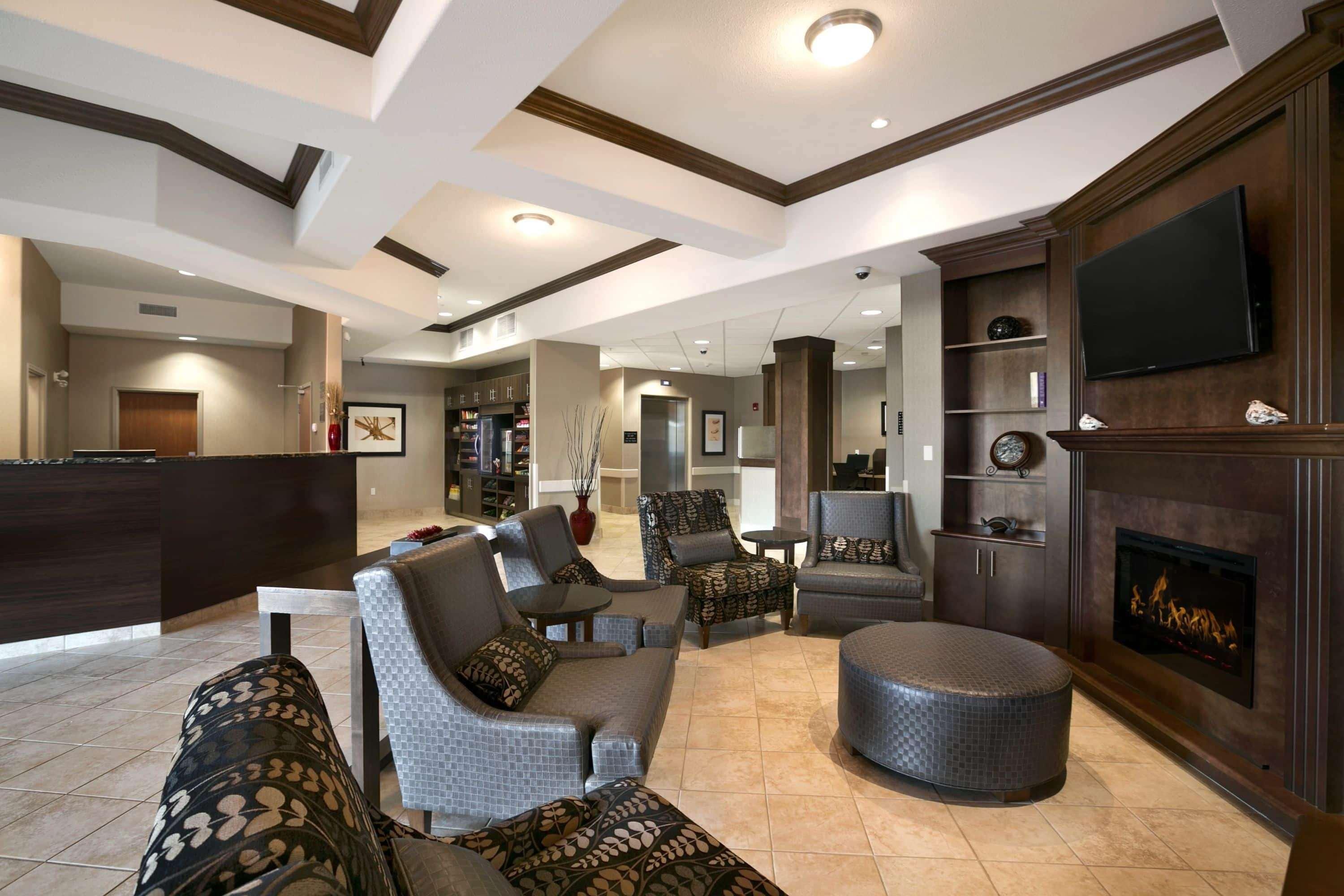 Ramada By Wyndham Conklin Hotel Екстериор снимка