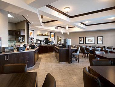 Ramada By Wyndham Conklin Hotel Екстериор снимка